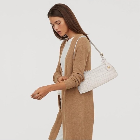 Cream/white woven purse - Picture 2 of 5